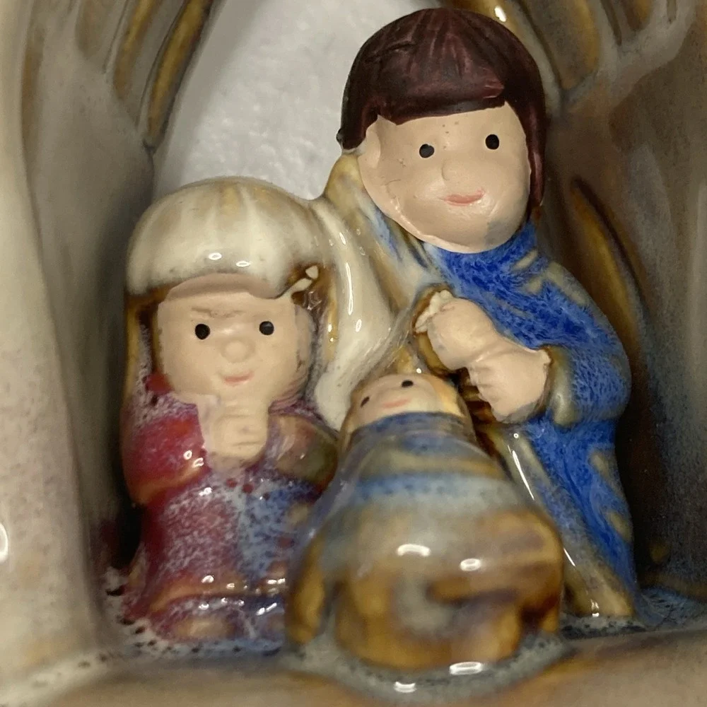 Protective Hands‎ Praying Nativity Glazed Ceramic Joseph Mary Baby Jesus 4
